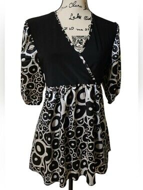 Susan Lawrence Black and White Wrap-Style Tunic